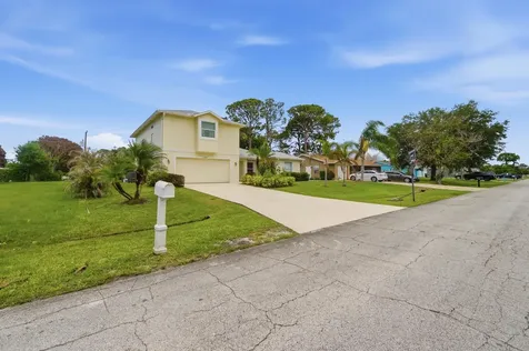 1707 SE Manth Lane Port St Lucie FL 34983