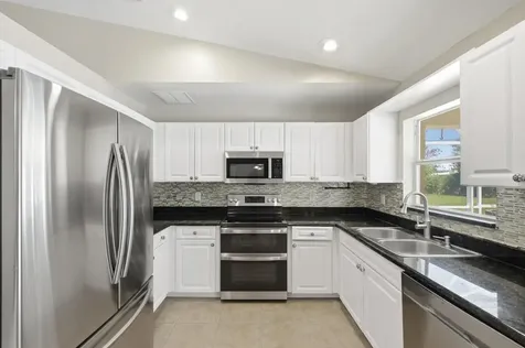 1707 SE Manth Lane Port St Lucie FL 34983