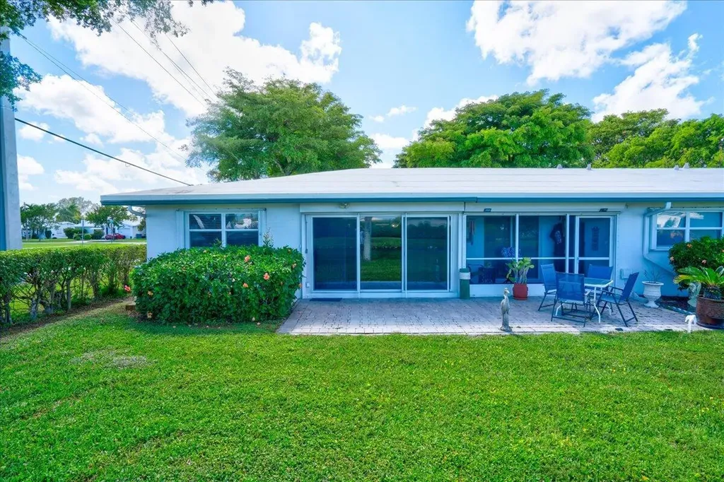 100 Leisure Lake Circle Boynton Beach FL 33426