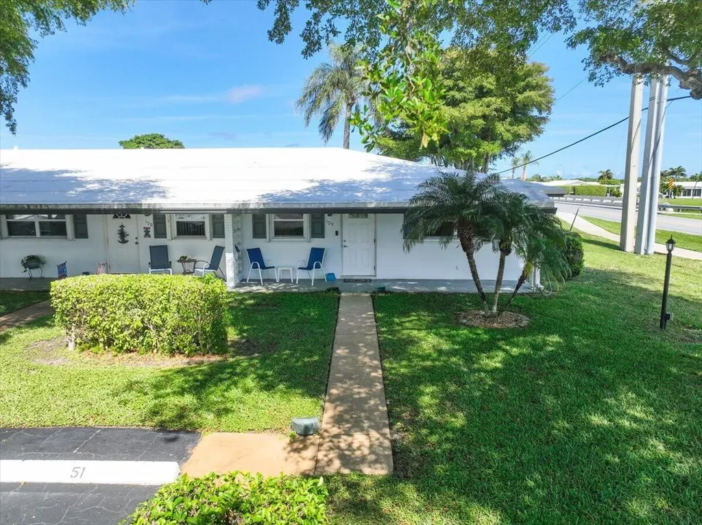 100 Leisure Lake Circle Boynton Beach FL 33426