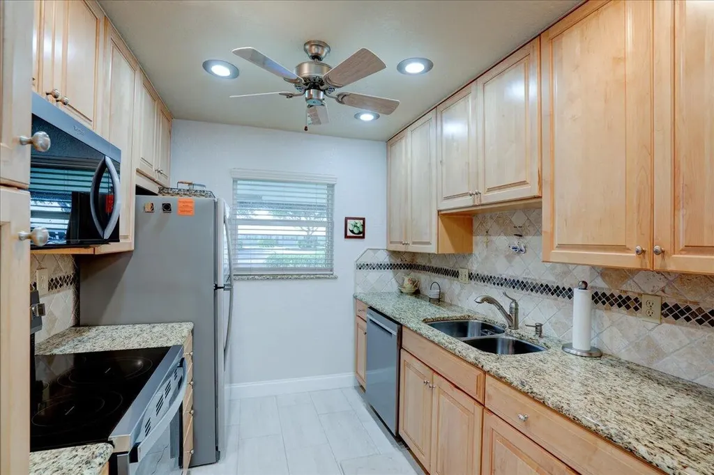 100 Leisure Lake Circle Boynton Beach FL 33426