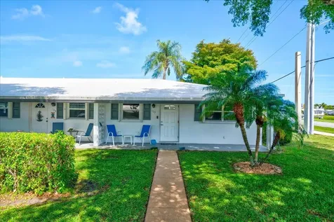 100 Leisure Lake Circle Boynton Beach FL 33426