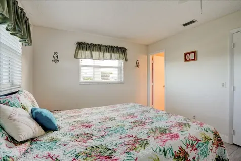 100 Leisure Lake Circle Boynton Beach FL 33426