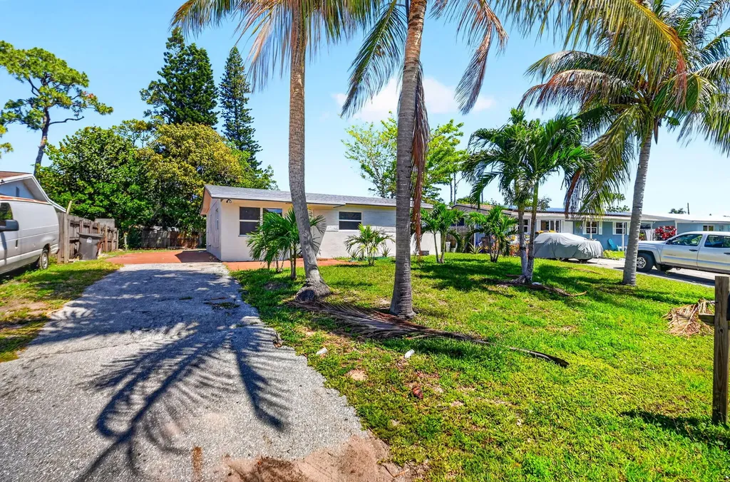 775 Snead Circle West Palm Beach FL 33413