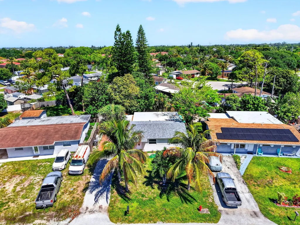 775 Snead Circle West Palm Beach FL 33413