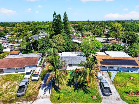 775 Snead Circle West Palm Beach FL 33413