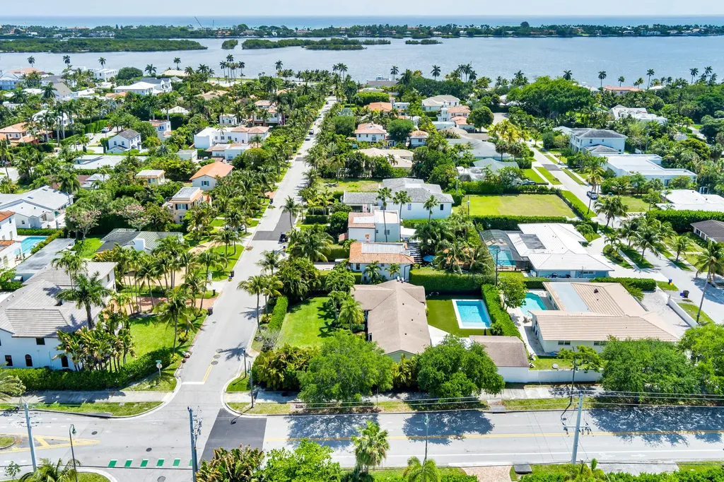 260 E Lakewood Road West Palm Beach FL 33405