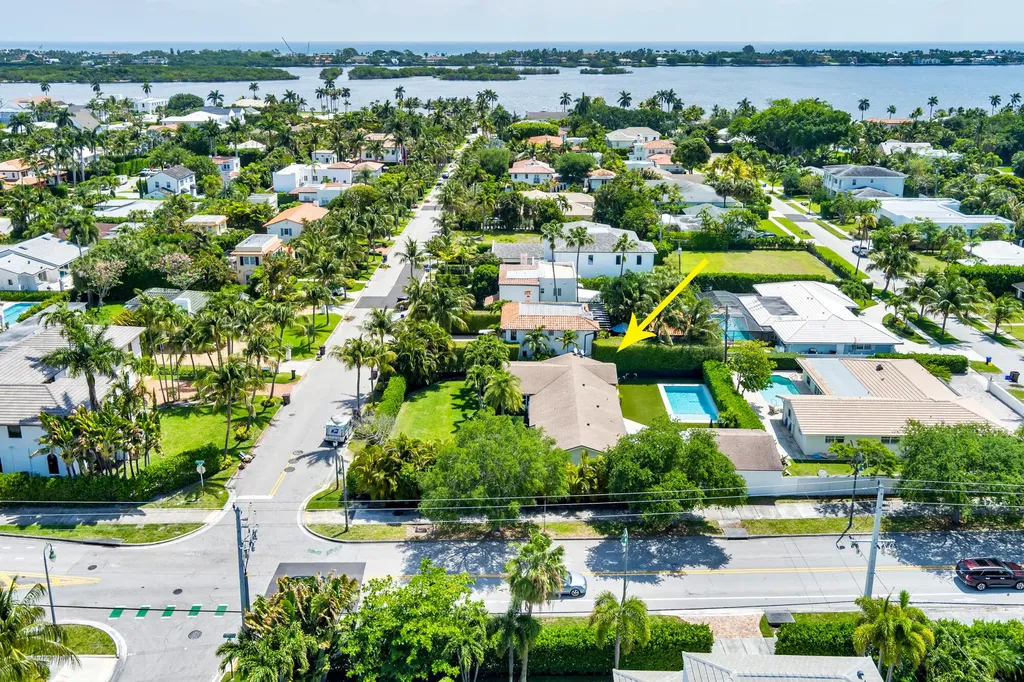 260 E Lakewood Road West Palm Beach FL 33405