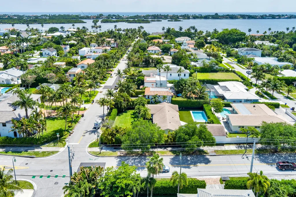 260 E Lakewood Road West Palm Beach FL 33405