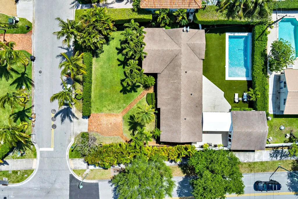 260 E Lakewood Road West Palm Beach FL 33405