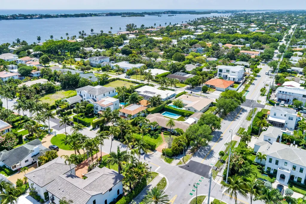 260 E Lakewood Road West Palm Beach FL 33405