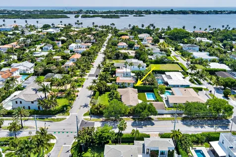 260 E Lakewood Road West Palm Beach FL 33405