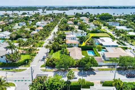 260 E Lakewood Road West Palm Beach FL 33405