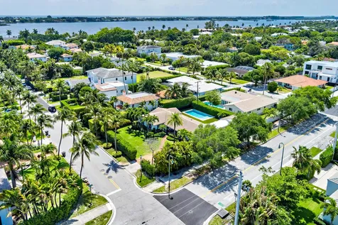 260 E Lakewood Road West Palm Beach FL 33405