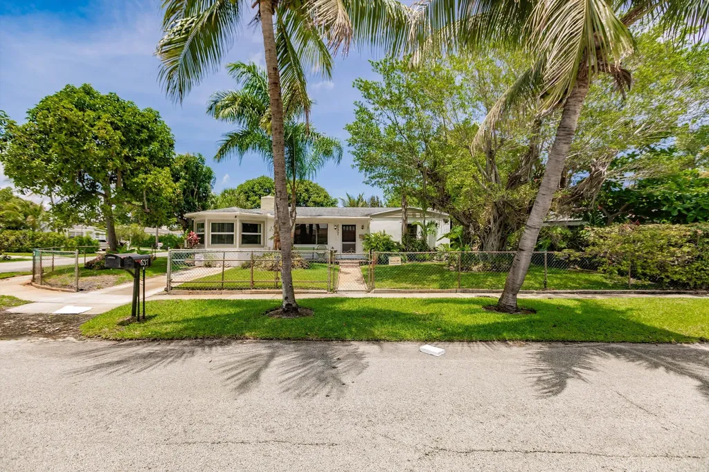 637 Troy Boulevard West Palm Beach FL 33409