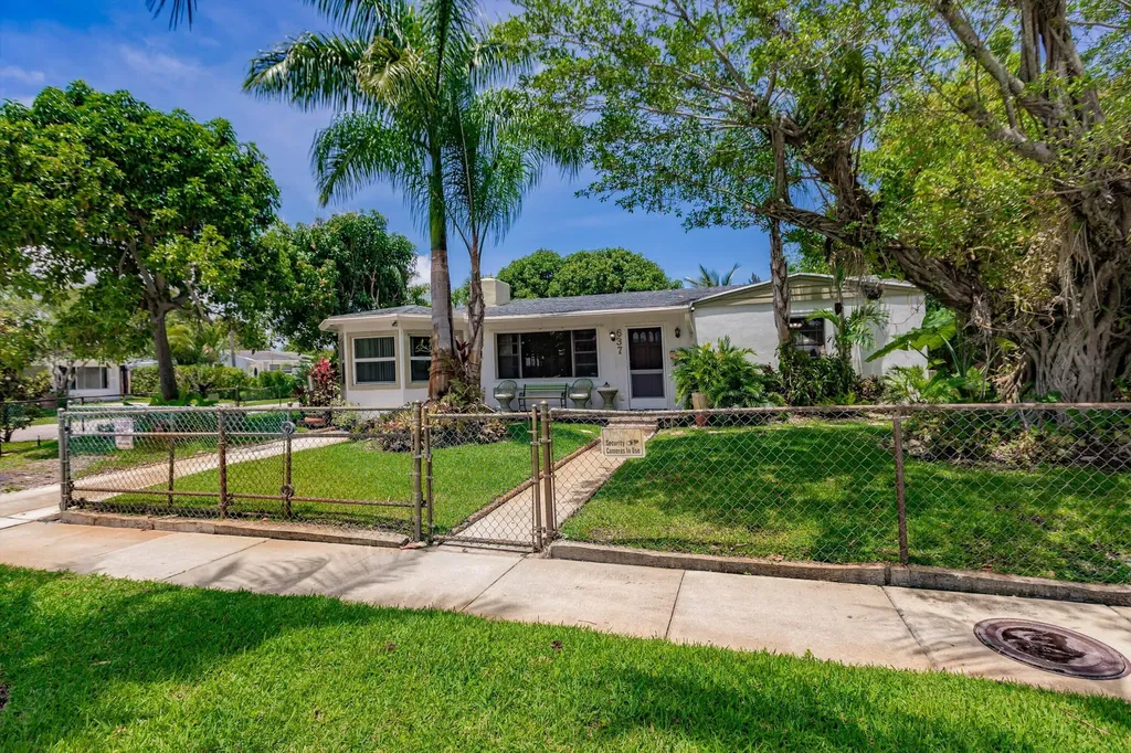 637 Troy Boulevard West Palm Beach FL 33409