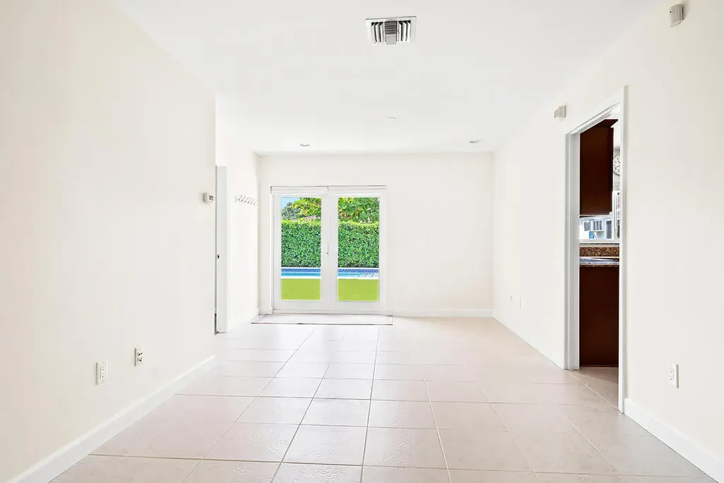 260 E Lakewood Road West Palm Beach FL 33405