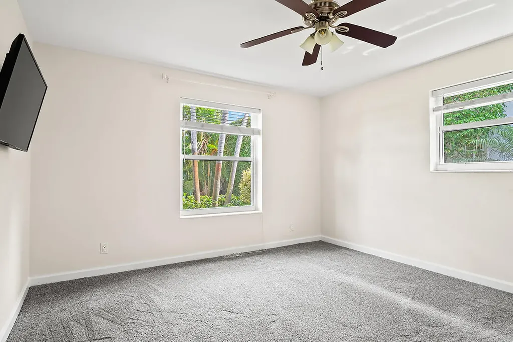 260 E Lakewood Road West Palm Beach FL 33405