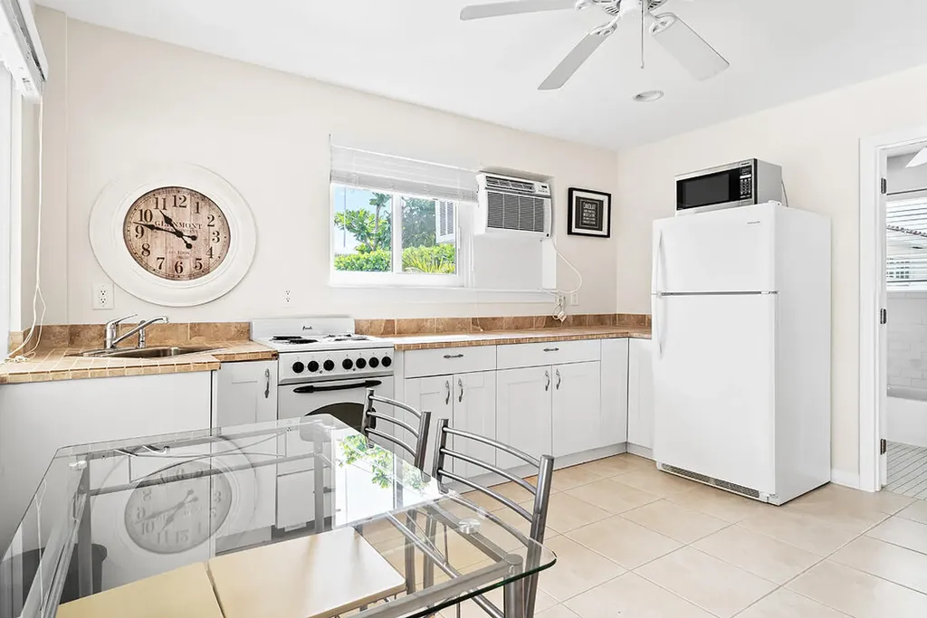 260 E Lakewood Road West Palm Beach FL 33405