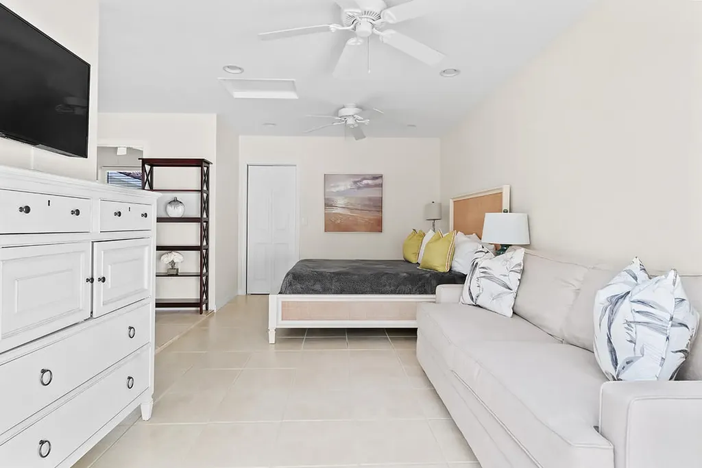 260 E Lakewood Road West Palm Beach FL 33405