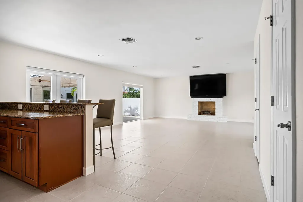 260 E Lakewood Road West Palm Beach FL 33405