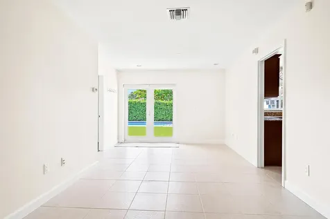 260 E Lakewood Road West Palm Beach FL 33405