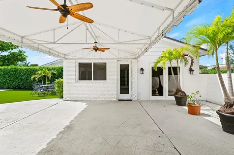 260 E Lakewood Road West Palm Beach FL 33405