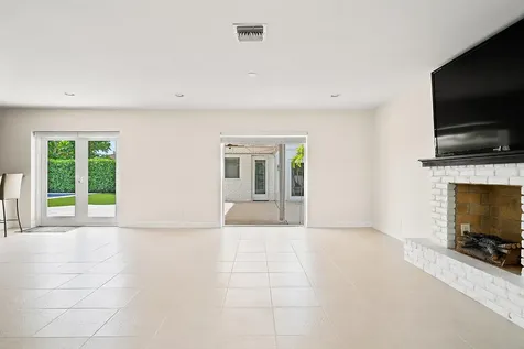 260 E Lakewood Road West Palm Beach FL 33405