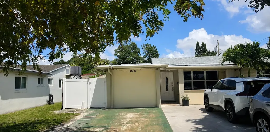 2311 N 58th Avenue Hollywood FL 33021