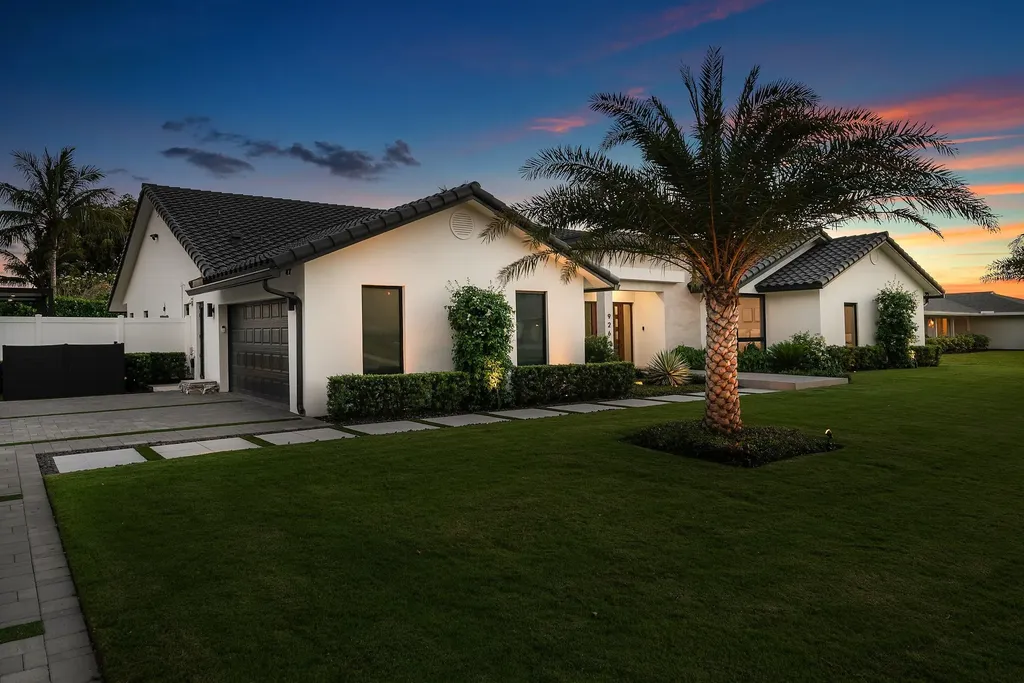 926 SW 35th Court Boynton Beach FL 33435