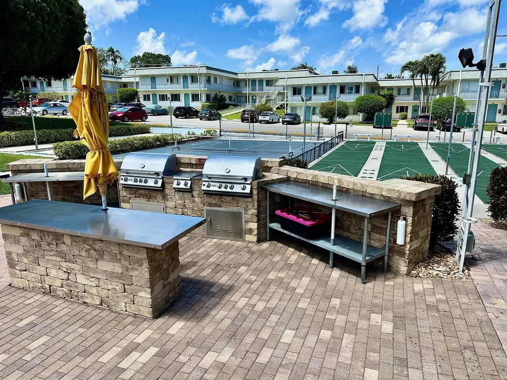 2880 Lake Osborne Drive Lake Worth Beach FL 33461