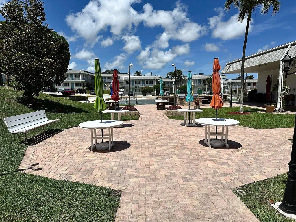 2880 Lake Osborne Drive Lake Worth Beach FL 33461