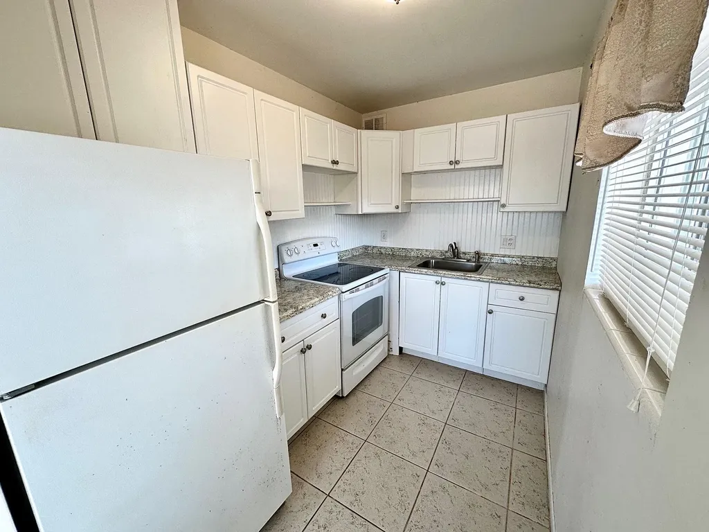 2880 Lake Osborne Drive Lake Worth Beach FL 33461