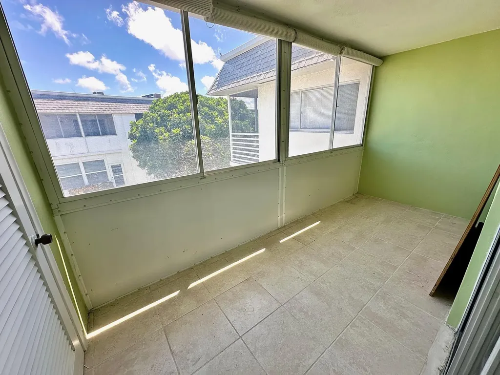 2880 Lake Osborne Drive Lake Worth Beach FL 33461