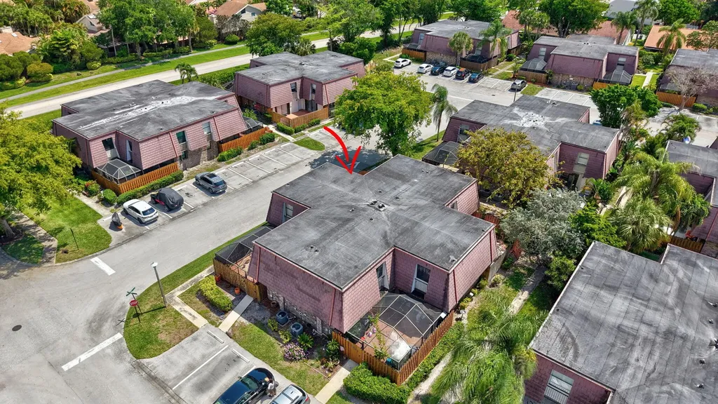 7582 Courtyard Run E Boca Raton FL 33433