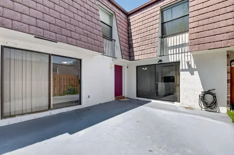 7582 Courtyard Run E Boca Raton FL 33433