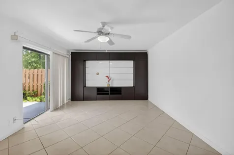 7582 Courtyard Run E Boca Raton FL 33433