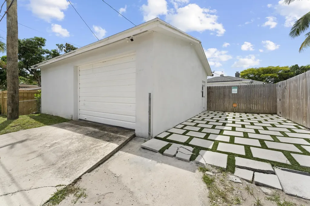 727 Hampton Road West Palm Beach FL 33405