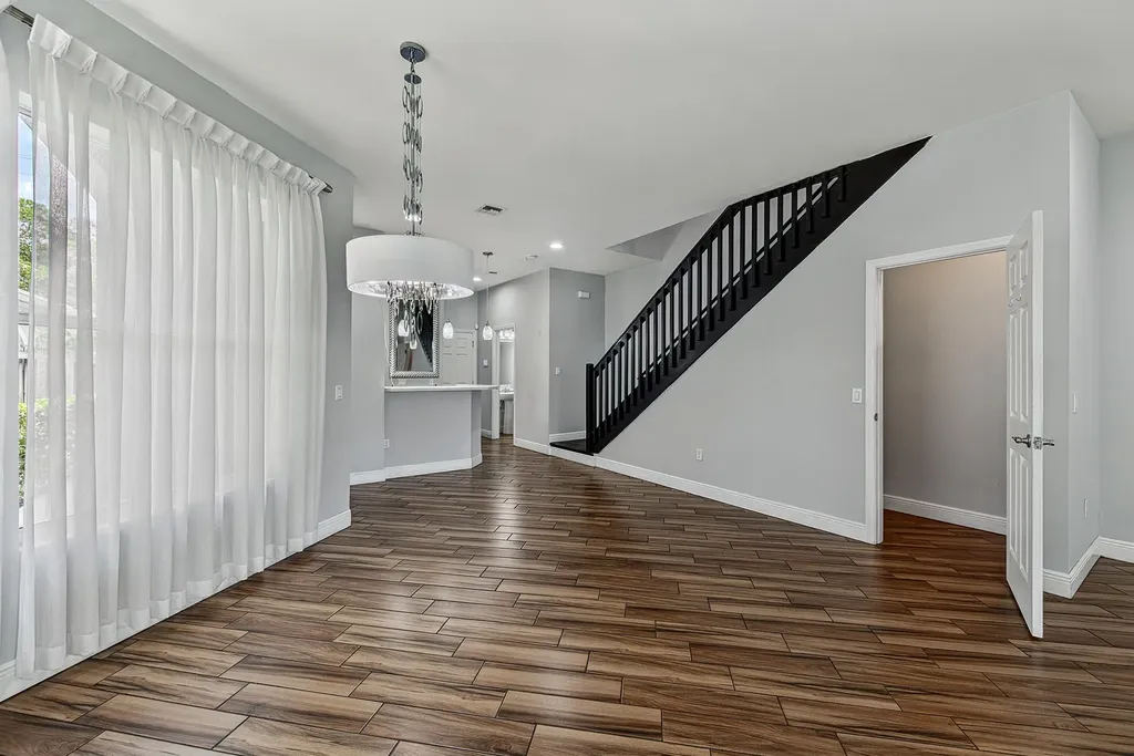 1135 NE 3rd Avenue Fort Lauderdale FL 33304