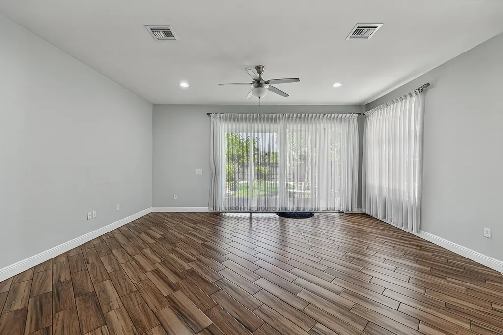 1135 NE 3rd Avenue Fort Lauderdale FL 33304