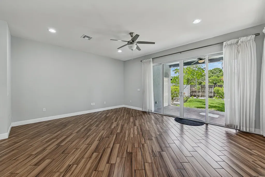 1135 NE 3rd Avenue Fort Lauderdale FL 33304