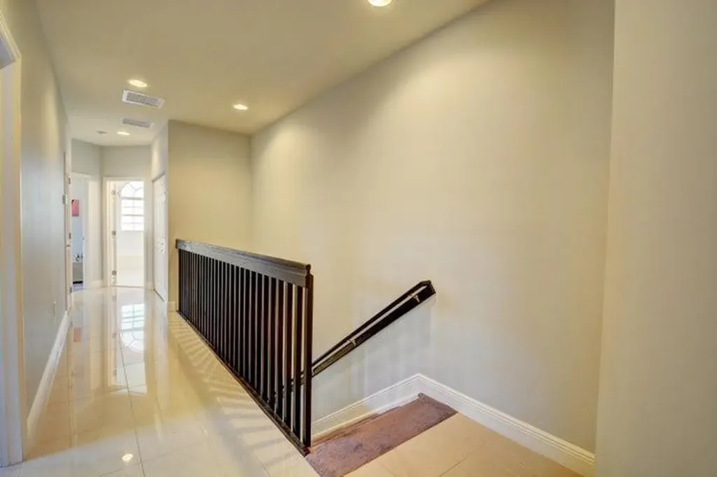 1135 NE 3rd Avenue Fort Lauderdale FL 33304