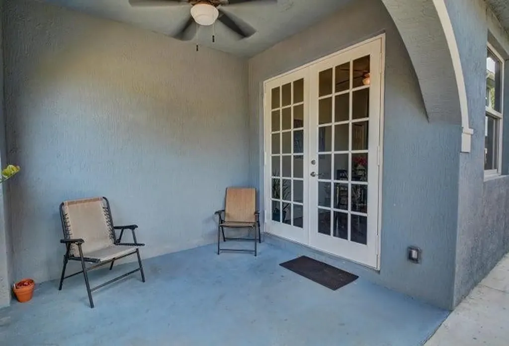 1135 NE 3rd Avenue Fort Lauderdale FL 33304