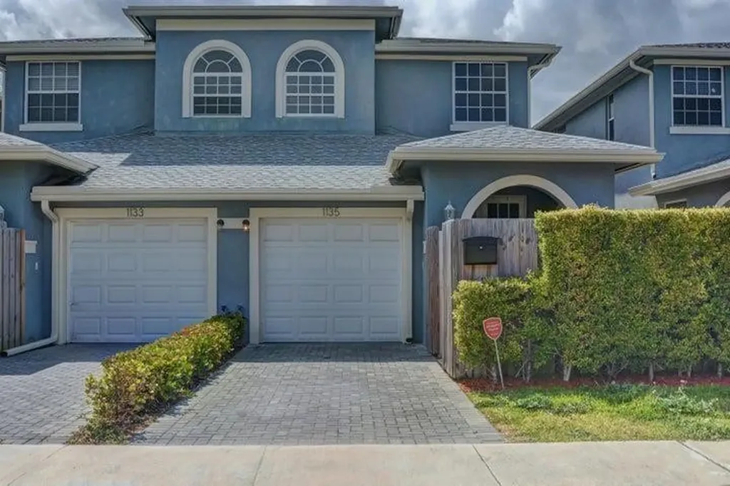 1135 NE 3rd Avenue Fort Lauderdale FL 33304