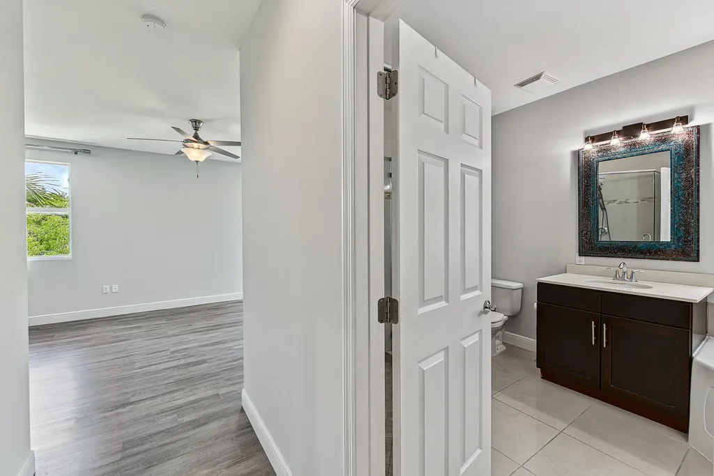 1135 NE 3rd Avenue Fort Lauderdale FL 33304