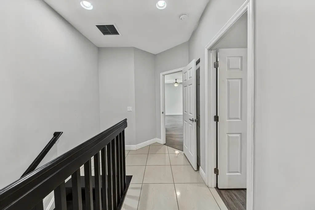 1135 NE 3rd Avenue Fort Lauderdale FL 33304