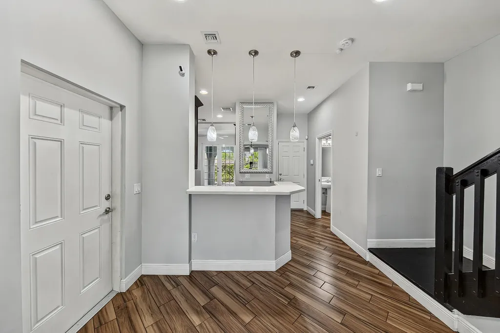 1135 NE 3rd Avenue Fort Lauderdale FL 33304