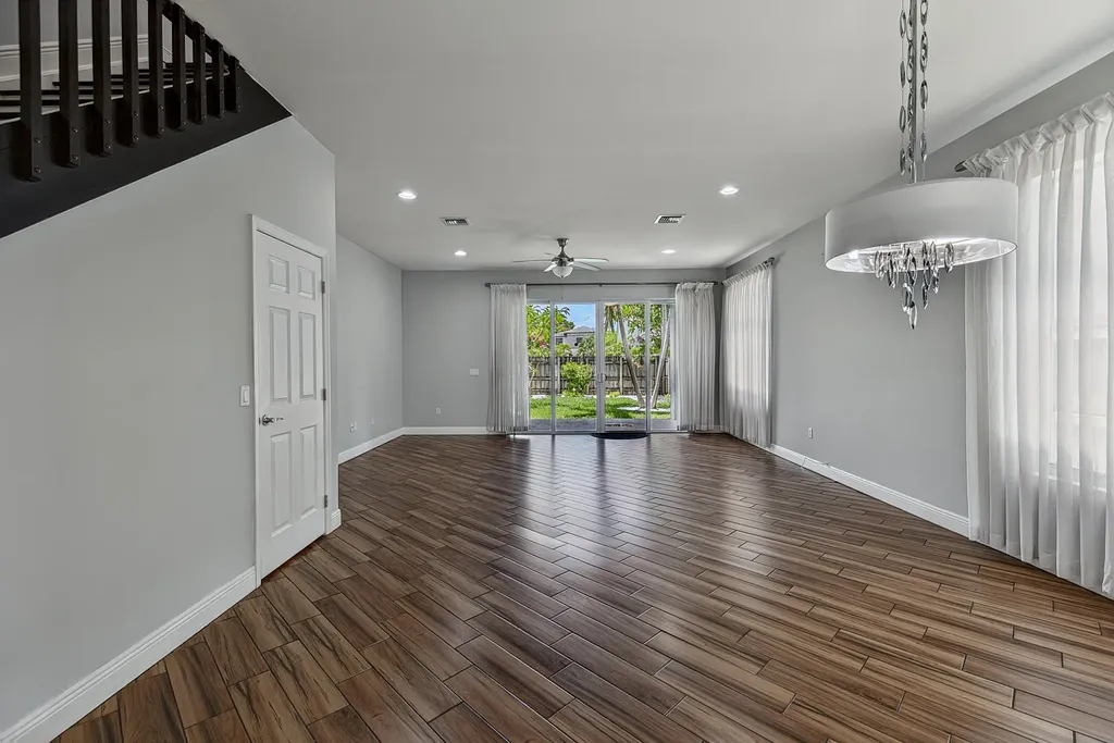 1135 NE 3rd Avenue Fort Lauderdale FL 33304