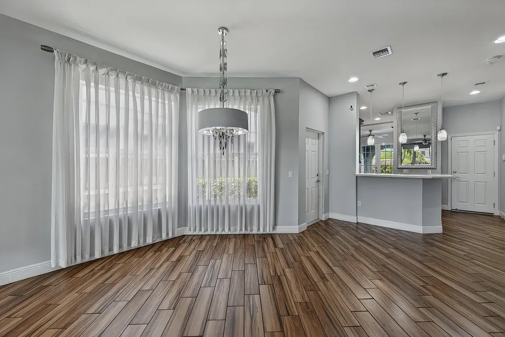 1135 NE 3rd Avenue Fort Lauderdale FL 33304