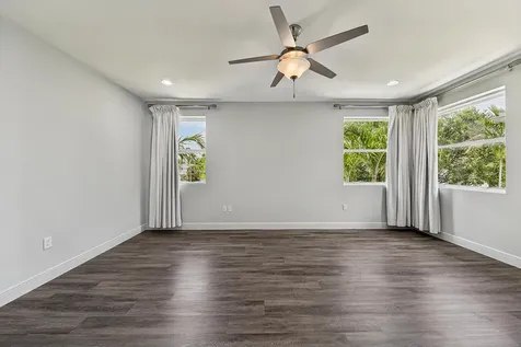 1135 NE 3rd Avenue Fort Lauderdale FL 33304